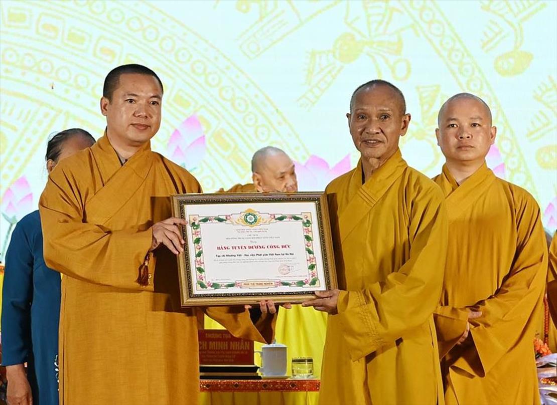 truyen-thong-phat-giao-viet-nam-sau-15-nam-tu-tin-phat-su-den-ket-noi-cong-dong_nguoiphattu_com_nhu luc pham ngoc son  (86).jpg